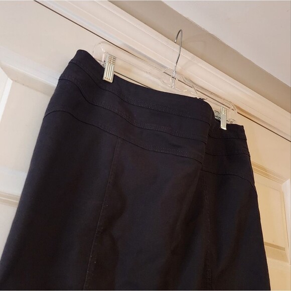 INC International Concepts black lined knee length zip back skirt size 16 - Picture 2 of 5